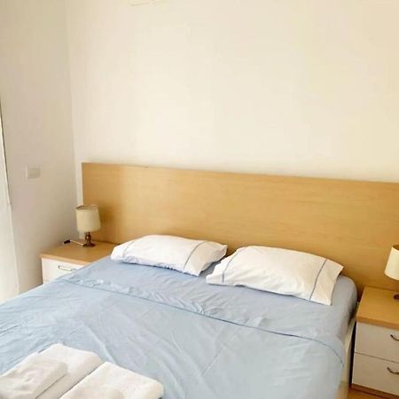 Beautiful And Lovely Apartment Tirana Exterior photo