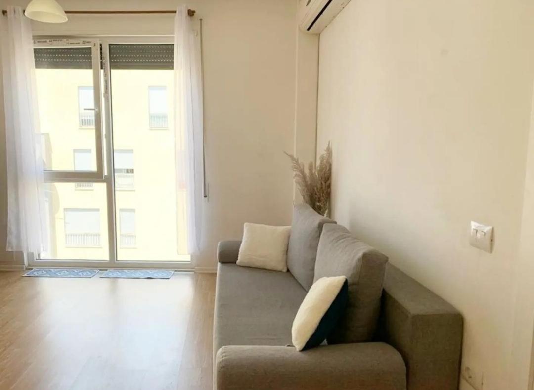 Beautiful And Lovely Apartment Tirana Exterior photo
